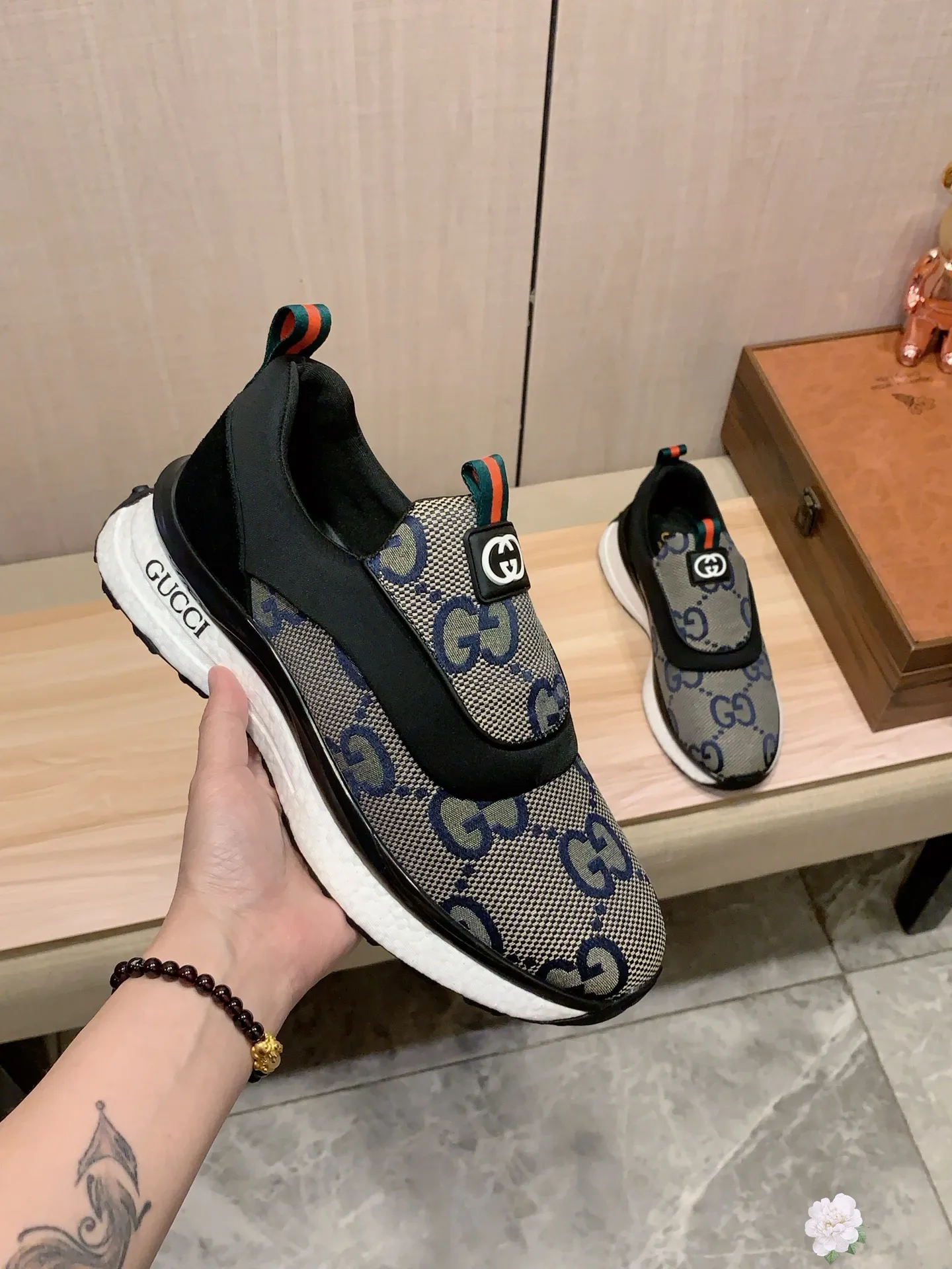Men's men's shoes💰460💰💰🎩🎩[Lightning][Lightning] "Gucci*" The latest • popular casual shoes, top brand [seduce] luxury ~ purchasing agency, top ~ quality. [Strong] The upper is made of imported breathable cowhide with woven material ➕ breathable sheepskin feet (•) and fine workmanship. The original stylish and stylish soft rubber wear-resistant and non-slip outsole is light and comfortable on the feet. The real thing looks better when photographed. 004: Size: 38-44, 3️⃣ colors selected